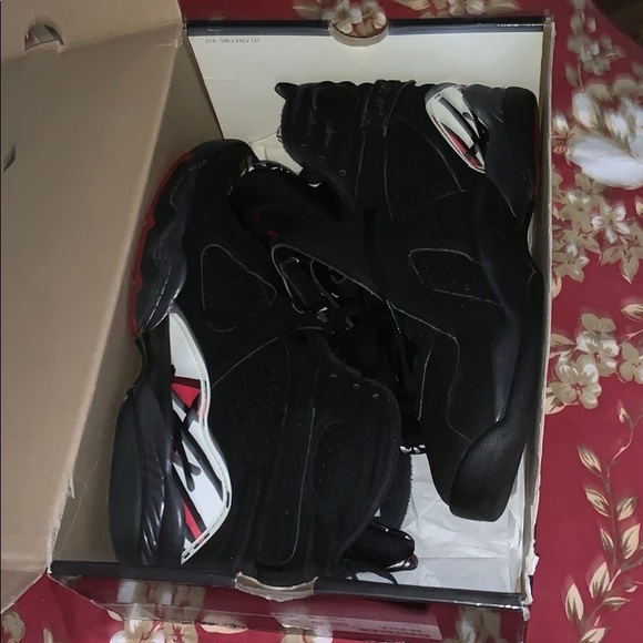 Black and red 8 - Picture 2 of 2